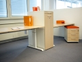 Org-Tower als Trennelement zwischen ArbeitsplÃ¤tzen, Dekor Baleareneiche - perlweiÃ